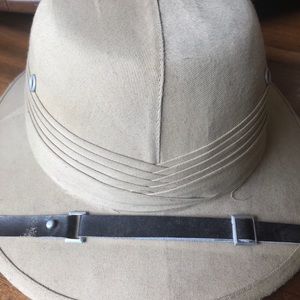 Meet your Posher, Emery